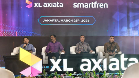 Arsjad Rasjid, Presiden Komisaris XLSmart; Rajeev Sethi, Presiden Direktur & CEO XLSmart; Antony Susilo, Direktur & CFO XLSmart; dan Reza Zahid Mirza, Head Corporate Communications XL Axiata. Foto: Muhammad Fikrie/kumparan