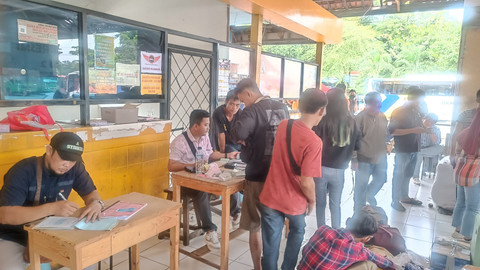 Suasana di Terminal Kampung Rambutan, Jakarta Timur, Rabu (26/3/2025). Foto: Thomas Bosco/kumparan