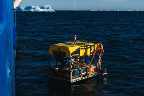 Eksplorasi bawah laut Antartika R/V Falkor. Foto: Schmidt Ocean Institute