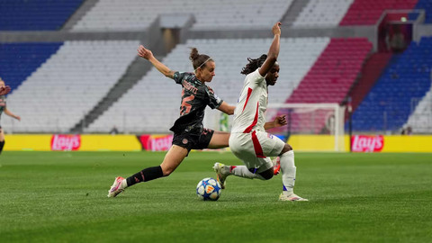 Olympique Lyonnais menang 4-1 atas Bayern Muenchen di leg kedua perempat final Liga Champions Wanita 2024/25, Kamis (27/3). Foto: Olympique Lyonnais