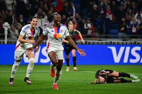 Olympique Lyonnais menang 4-1 atas Bayern Muenchen di leg kedua perempat final Liga Champions Wanita 2024/25, Kamis (27/3). Foto: Olivier Chassignole/AFP