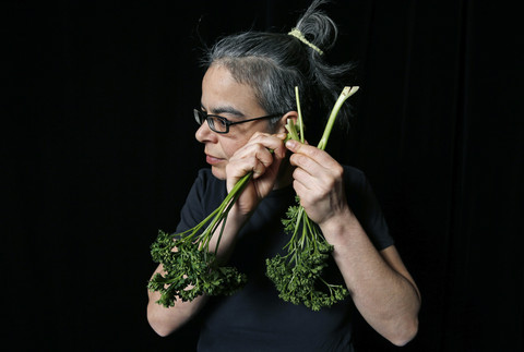 the Vegetable Orchestra berhasil memegang Guinness World Records sebagai orkestra sayuran dengan konser terbanyak di dunia.  Foto: Vincent Kessler/Reuters