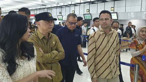 Menteri Perhubungan Dudy Purwagandhi di Terminal 3 Bandara Soetta, Kamis (27/3/2025).  Foto: Ave Airiza Gunanto/kumparan