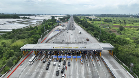 Situasi lalu lintas di Gerbang Tol Cikampek Utama, Kamis (27/3/2025). Foto: Dok. Jasa Marga