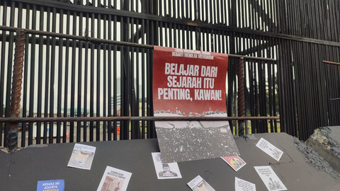 Suasana demo tolak RUU TNI di depan gedung DPR RI, Jakarta, Kamis (27/3/2025).   Foto: Rachmadi Rasyad/kumparan