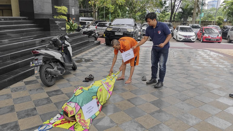 Rekonstruksi kasus pembunuhan terhadap ojol di Rawalumbu, Bekasi. Foto: Istimewa