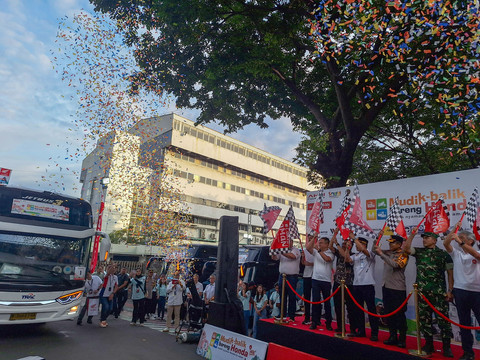 PT Astra Honda Motor (AHM) memberangkatkan 2.572 pemudik dalam program Mudik Balik Bersama Honda (MBBH) 2025 di Kantor AHM di Sunter, Jakarta Utara pada Jumat (28/3). Foto: Dok. Istimewa