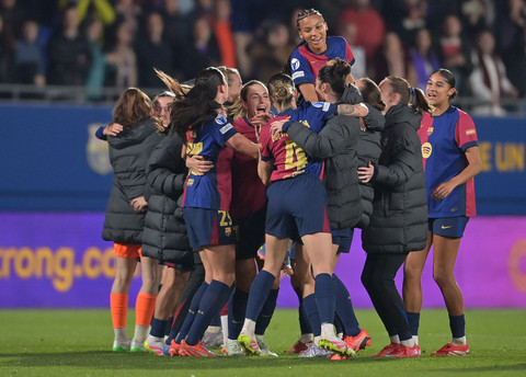 Barcelona sukses menang telak 6-1 atas VfL Wolfsburg pada leg 2 perempat final Liga Champions Wanita, Jumat (28/3). Foto: AFP/Manaure QUINTERO