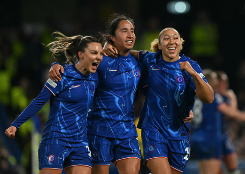 Chelsea menang 3-0 atas Manchester City di leg 2 perempat final Liga Champions Wanita, Jumat (28/3). Foto: AFP/GLYN KIRK