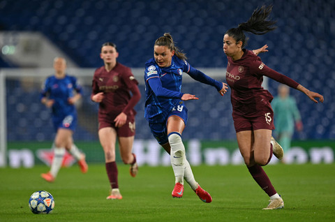 Chelsea menang 3-0 atas Manchester City di leg 2 perempat final Liga Champions Wanita, Jumat (28/3). Foto: GLYN KIRK / AFP