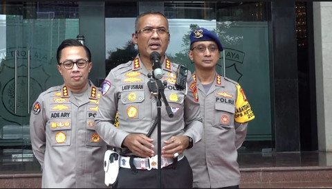 Dirlantas Polda Metro Jaya, Kombes Latif Usman, saat menyampaikan keterangan terkait arus mudik lebaran pada Jumat (28/3). Foto: Rachmadi Rasyad/kumparan
