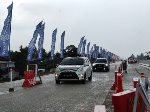 Suasana exit tol fungsional Tamanmartani, Kalasan, Kabupaten Sleman, Jumat (28/3). Foto: Arfiansyah Panji/kumparan