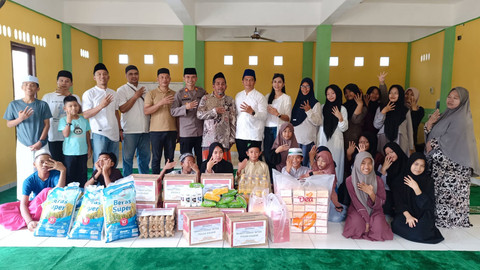 Penyerahan bantuan ke Panti Asuhan An-Nashroh, Kubu Raya. Foto: Dok. Istimewa