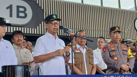 Menteri Kesehatan Budi Gunadi mengelar konfrensi press di Terminal 1 A, Bandara Soetta, Tangerang, Sabtu, (29/3). Foto: Dok. Istimewa