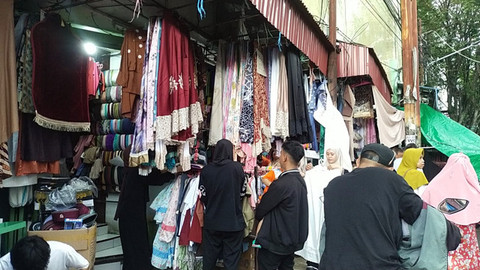Suasana New Bendar Manado jelang lebaran.
