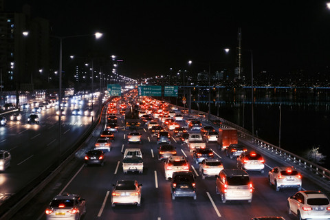 Ilustrasi Tarif Tol Medan-Binjai 2025. Sumber: Unsplash/Minku Kang