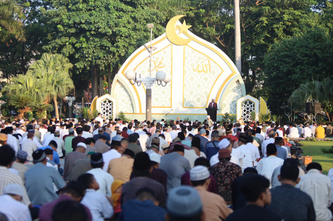 Pelaksanaan salat Idulfitri di Taman Surya tahun lalu. Foto: Diskominfo Surabaya 