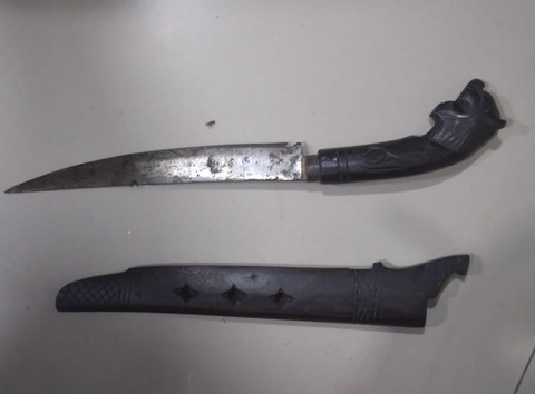 Seorang pria berinisial A (41) menjadi korban penusukan di kawasan Bendungan Hilir, Tanah Abang, Jakarta Pusat, Sabtu (29/3/2025). Foto: Istimewa