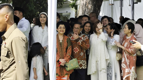 Gubernur DKI Jakarta Pramono Anung tiba untuk menghadiri open house saat Idul Fitri 1446 Hijriah di Istana Merdeka, Jakarta, Senin (31/3/2025). Foto: Luthfi Humam/kumparan