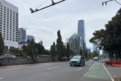Situasi lalu lintas di Gatot Soebroto, Jakarta Selatan, Senin (31/3/2025).  Foto: Abid Raihan/kumparan