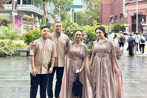 Krisdayanti Lebaran bersama Keluarga di Singapore. Foto: Instagram/ @krisdayantilemos