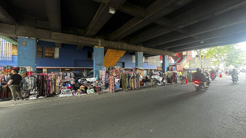 Lalu Lintas Jalan Ciledug Raya hingga Jalan Ulujami, Pesanggrahan, Jakarta Selatan Terpantau Lancar di Hari Lebaran Ke-2, Selasa (1/4/2025). Foto: Rayyan Farhansyah/kumparan