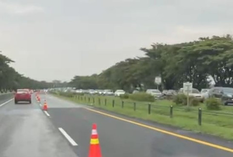 Kemacetan di Tol Cipali arah Cirebon, Senin (1/4). Foto: M. Rizki/kumparan