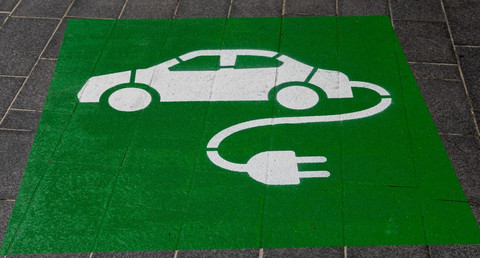 Ilustrasi Mobil Listrik di Bawah 100 Juta 2025    Sumber Unsplash/Michael Marais