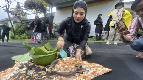 Pecel Pitik, kuliner sakral penutup ritual adat warga using Banyuwangi yang sarat makna. Foto: kumparan