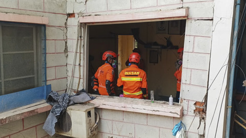 Tim Alfa dan Bravo INASAR dikerahkan ke lokasi terdampak gempa di wilayah Naypyidaw untuk melakukan proses operasi USAR.  Pada Rabu (2/4) tim INASAR berhasil mengevakuasi tiga korban jiwa dari reruntuhan bangunan dalam kondisi meninggal dunia. Foto: Dok. Tim INASAR
