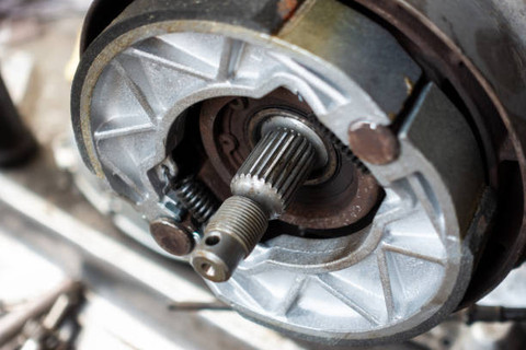 Ilustrasi Toko Sparepart Mobil Di Bandung, Foto: Unsplash/Vinh HN.