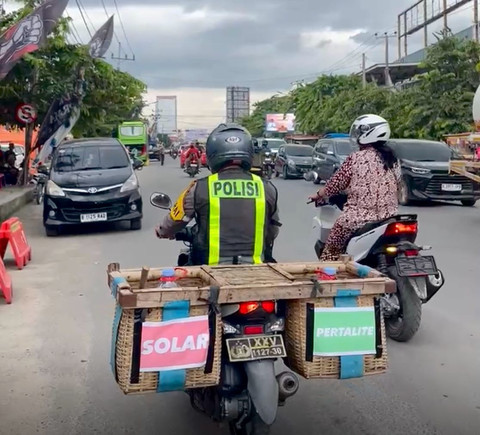 Polres Lampung Tengah hadirkan layanan BBM Keliling untuk pemudik di Jalinsum. | Foto: Dok Humas Polres Lampung Tengah