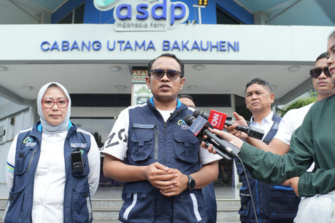 Direktur Utama ASDP Heru Widodo saat pengecekan arus balik di Pelabuhan Bakauheni, Lampung Selatan. Foto: Dok. ASDP