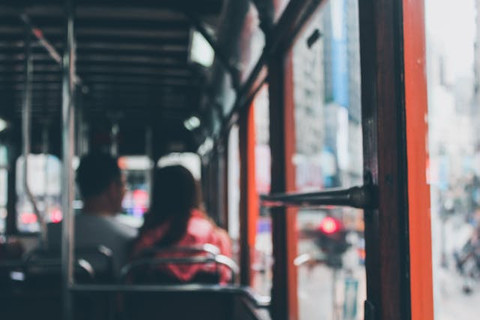 Ilustrasi tips agar tidak mabuk perjalanan naik bus. Sumber: pexels.com