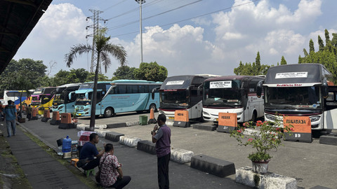 Suasana di Terminal Kampung Rambutan, Jakarta Timur, Sabtu (5/4/2025).  Foto: Abid Raihan/kumparan