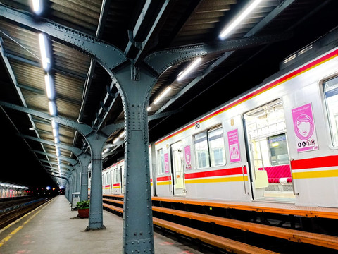 Jadwal kereta Sukabumi Cianjur 2025. Foto hanya ilustrasi, bukan yang sebenarnya. Sumber: Pexels/Ardias ArtDesign 