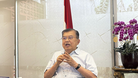 Jusuf Kalla di rumah pribadinya daerah Brawijaya Raya.  Foto: Ave Airiza Gunanto/kumparan