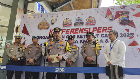 Kapolri Jenderal Listyo Sigit Prabowo di Rest Area KM 456 Tol Semarang-Solo, Jawa Tengah, Sabtu (5/4/2025).   Foto: Jonathan Devin/kumparan