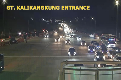 Arus lalu lintas di ruas Tol Trans Jawa pada Sabtu (5/4/2025). Foto: Dok. CCTV Jasa Marga