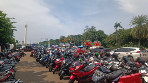 Situasi di kawasan Monas, Jakarta Pusat, Minggu (6/4). Foto: Zamachsyari/kumparan