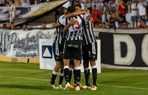 Link dan cara nonton live streaming Leichester vs Newcastle. Foto hanya ilustrasi, bukan yang sebenarnya. Sumber: Pexels/Franco Monsalvo 