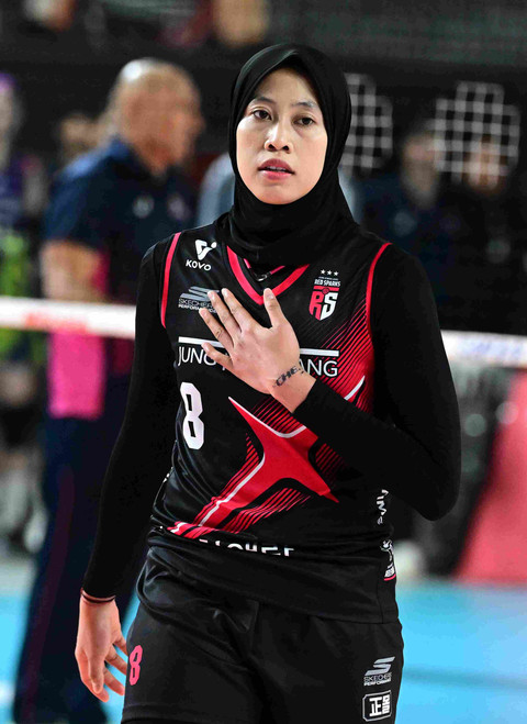 Megawati Hangestri saat Red Sparks vs Pink Spiders dalam partai ketiga final Liga Voli Korsel 2024/25 di Chungmu Gymnasium, Daejeon, Jumat (4/4). Foto: kovo.co.kr