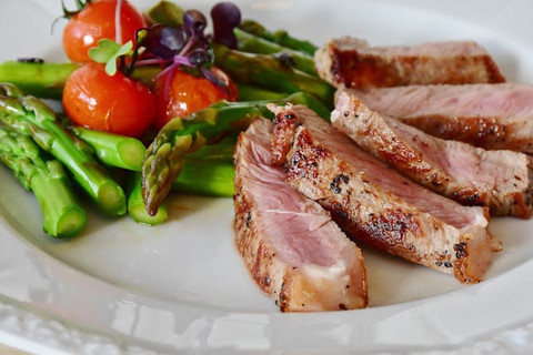 Ilustrasi menu waroeng steak 2025. Sumber: pexels.com