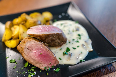 Ilustrasi menu waroeng steak 2025. Sumber: pexels.com