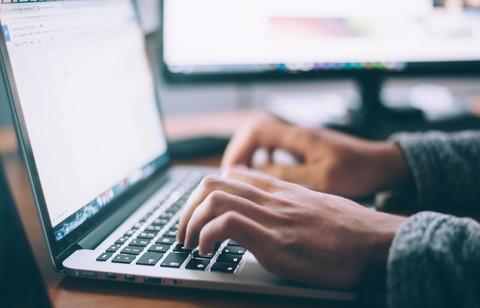 Ilustrasi Jadwal Pengumuman Administrasi Rekrutmen Bersama BUMN 2025                           Sumber Unsplash/Glenn Carstens-Peters