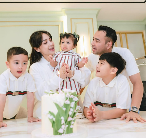 Keluarga Raffi Ahamd. Foto: Instagram/raffinagita1717