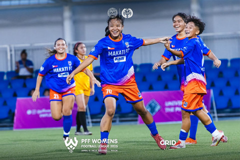 Nafeeza Nori membawa Makati FC menang telak 0-4 atas UST Lady Booters pada matchday kedua Liga Filipina Wanita yang digelar di MOA Football Pitch, Minggu (6/4). Foto: Dok. PFF Women's League