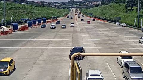 Arus lalu lintas di ruas Tol Trans Jawa pada Senin (7/4). Foto: dok CCTV Jasa Marga