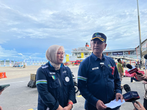 General Manager PT ASDP Indonesia Ferry (Persero), Syamsuddin bersama Corporate Secretary ASDP Shelvy Arifin | Foto : Eka Febriani / Lampung Geh