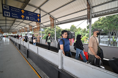 Masyarakat yang akan balik dari Sumatera ke Jawa lewat Pelabuhan Bakauheni, Lampung Selatan. Foto: Dok. ASDP